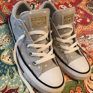 Converses size 6